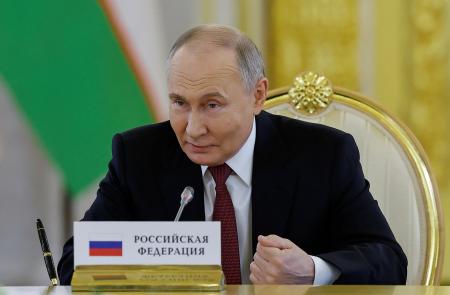 ８日、モスクワで開かれたユーラシア経済同盟の首脳会議で発言するロシアのプーチン大統領（ロイター＝共同）