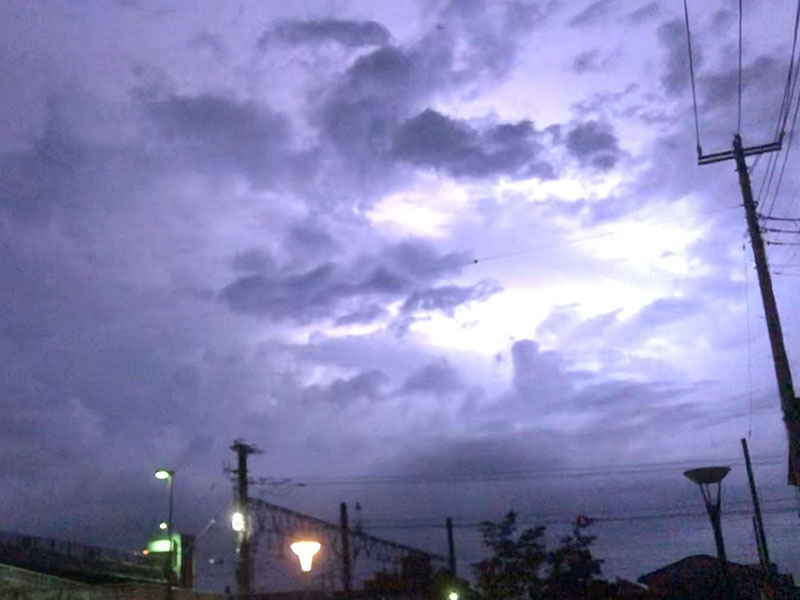 【ちなみ】空７＝自然、夏、雷雨イメージ