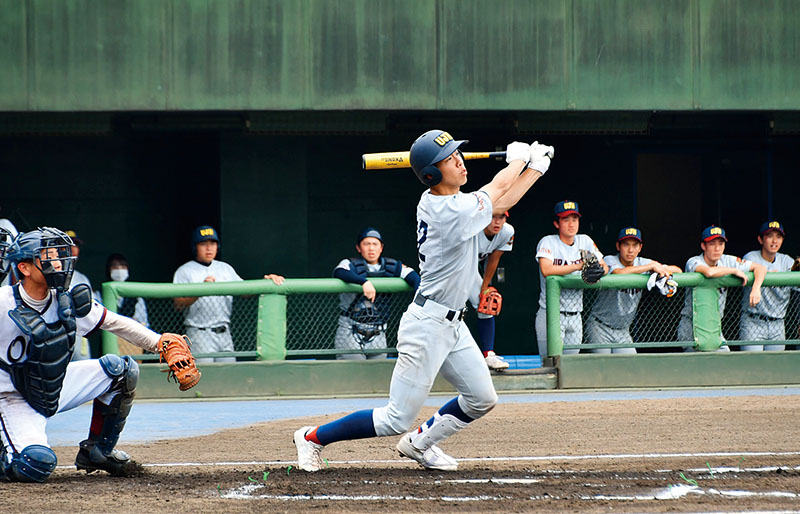 小鹿野―浦和実　1回表浦和実2死二塁、堀越が右越え適時三塁打を放つ。捕手井上＝県営大宮