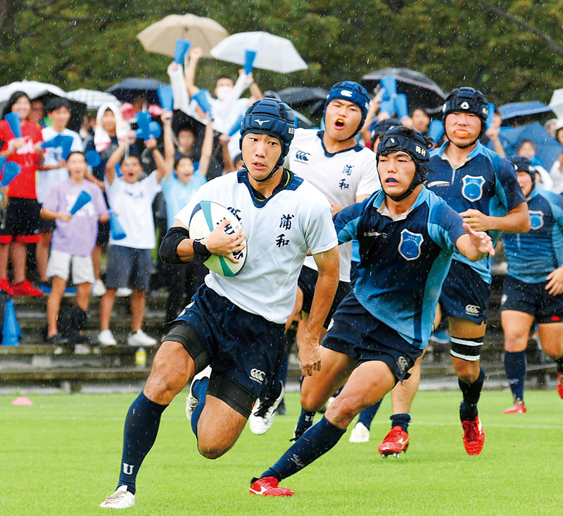 浦和―草加　後半11分、浦和のWTB花沢（中央）のトライで追加点を奪う