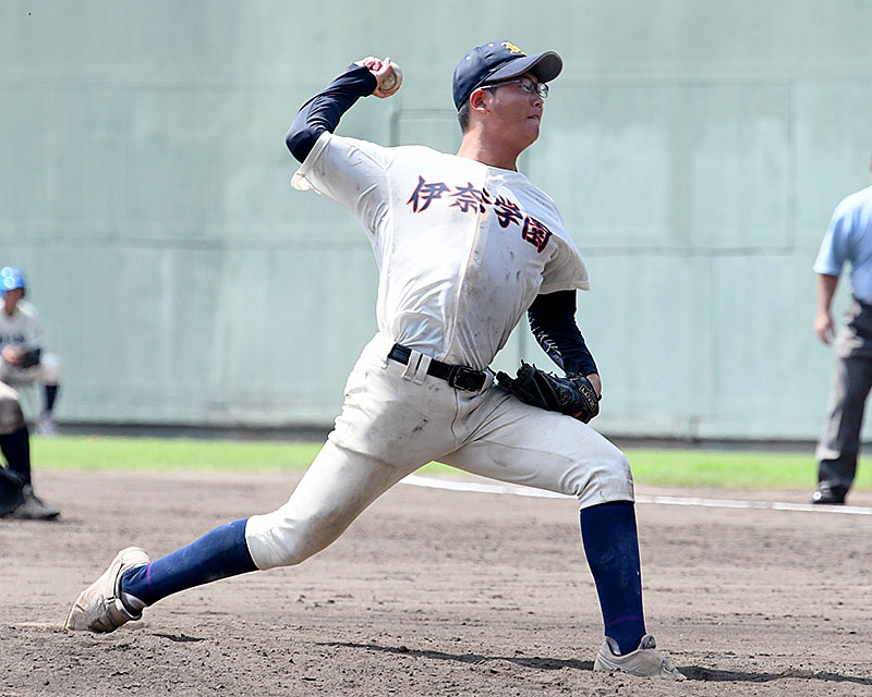 北部C組代表決定戦　熊谷商―伊奈学園　1失点で完投した伊奈学園の先発茂木＝UD上尾