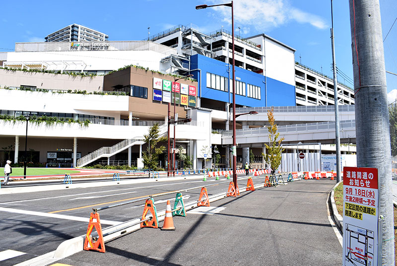 開通したふれあい通り線側道＝18日、所沢市東住吉