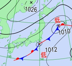 28日午後9時の予想天気図（26日午後9時、気象庁発表）