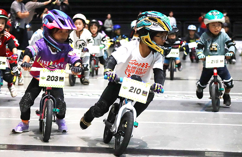 10回記念大会で行われたキッズクリテリウムの4歳レース