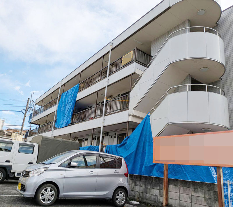 事件が発生したマンション＝所沢市東住吉