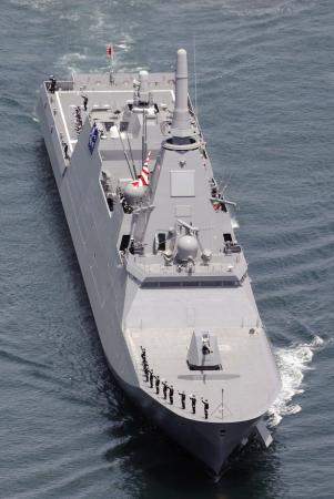 政府が輸出を検討する海上自衛隊の護衛艦「ＦＦＭ」（もがみ型）＝２０２２年４月、長崎市