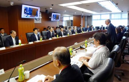 　羽田空港での日航と海上保安庁の航空機衝突事故を受けた対策検討委員会の会合＝２４日午前、国交省