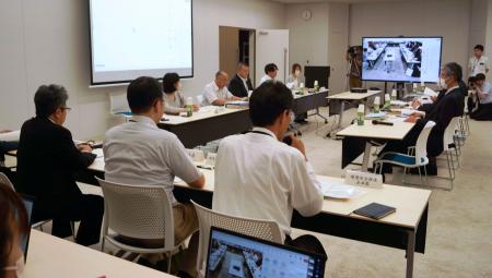 　岐阜県庁で開かれた地盤の専門家らによる委員会の第３回会合＝２４日午後