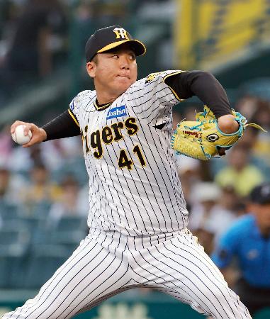 中日戦に先発した阪神・村上＝甲子園