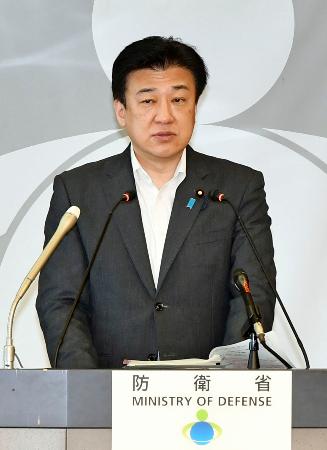 記者会見する木原防衛相＝５日午前、防衛省