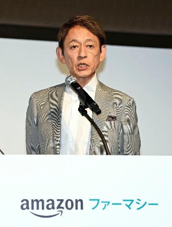 　新サービスについて発表するアマゾンジャパン幹部の前田宏氏＝２３日午後、東京都港区