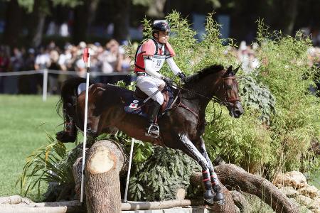 　総合馬術　クロスカントリーに出場した北島隆三＝２８日、パリ郊外（ゲッティ＝共同）