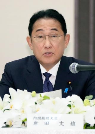 　長崎市で記者会見する岸田首相＝９日午後