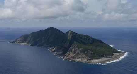 沖縄県・尖閣諸島の魚釣島＝２０１２年９月