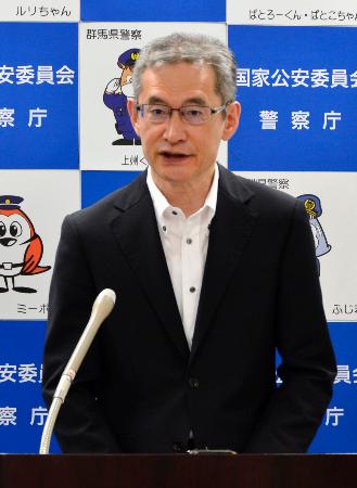 定例記者会見をする警察庁の露木康浩長官＝２２日午前、警察庁