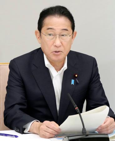 能登半島地震の復旧・復興支援本部の会合で発言する岸田首相＝２６日午前、首相官邸