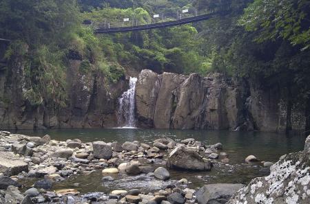 熊本県天草市の「轟の滝」＝１９日（熊本県提供）