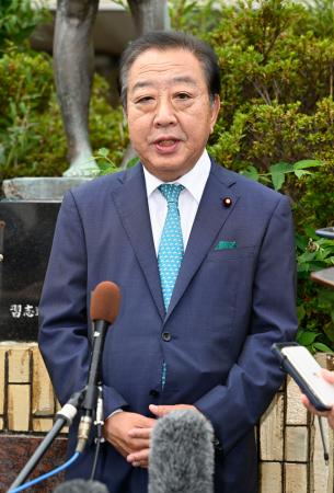 　立憲民主党代表選への立候補を表明する野田元首相＝２９日午前、千葉県習志野市