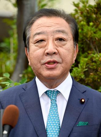 立憲民主党代表選への立候補を表明する野田元首相＝２９日午前、千葉県習志野市