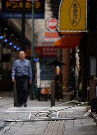 　閑散とする大分市の市街地＝３０日午前７時３５分