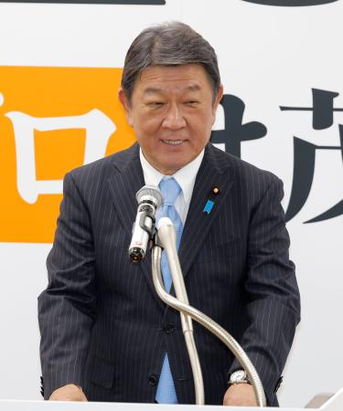 自民党総裁選の出陣式であいさつする茂木幹事長＝１２日午前１１時１６分、東京都港区