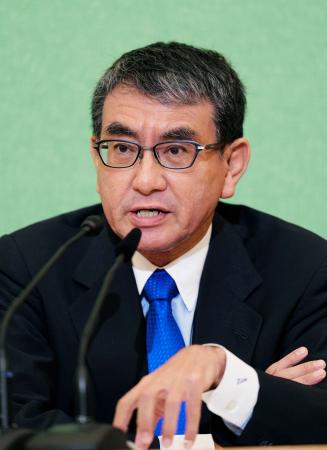 　自民党総裁選の立候補者討論会で発言する河野デジタル相＝１４日午後、東京・内幸町の日本記者クラブ