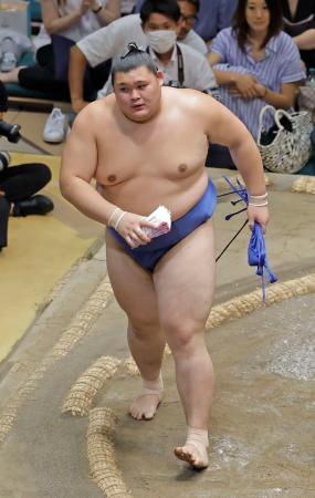 霧島を破り、１０連勝で単独首位を保った大の里＝両国国技館