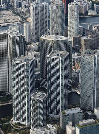 東京都内の高層マンション＝２０２３年１０月