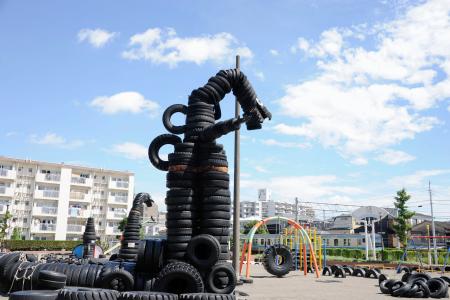 　西六郷公園の「大怪獣」＝東京都大田区