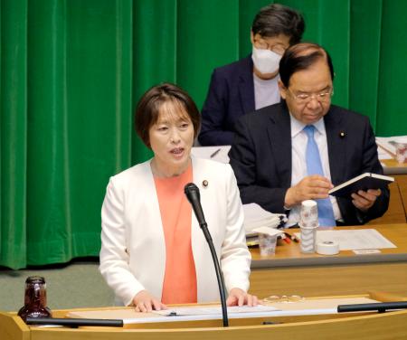 共産党の第３回中央委員会総会で発言する田村智子委員長＝３０日午後、東京都渋谷区の党本部