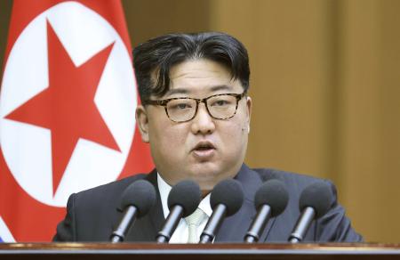 １月、北朝鮮の最高人民会議に臨む金正恩朝鮮労働党総書記＝平壌（朝鮮中央通信＝共同）