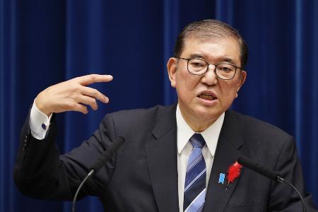 ９日、記者会見する石破首相＝首相官邸