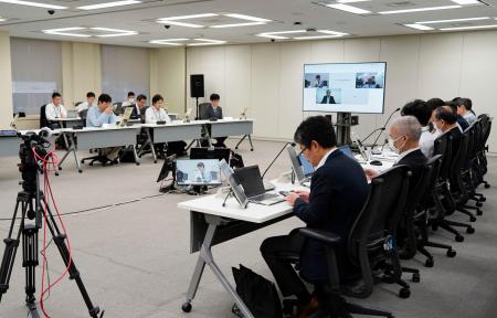 開かれた原子力規制委の会合＝１８日午前、東京都港区