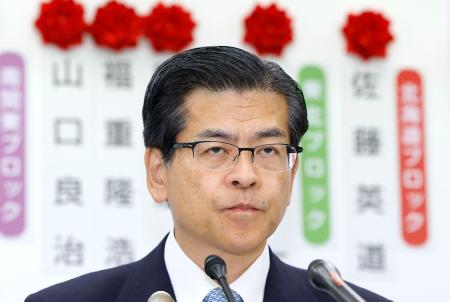 　公明党本部で記者会見する石井代表＝２８日午前、東京都新宿区