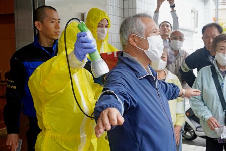 神奈川県横須賀市で原子力災害が発生した想定で行われた避難誘導訓練＝２９日午前