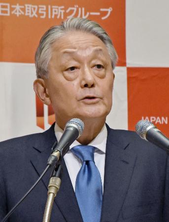 記者会見で謝罪する日本取引所グループ（ＪＰＸ）の山道裕己最高経営責任者（ＣＥＯ）＝２９日午後、東京都中央区