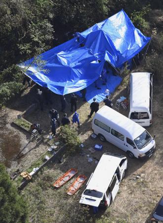 遺体が発見された山林内の空き地＝２０１８年４月、鹿児島県日置市