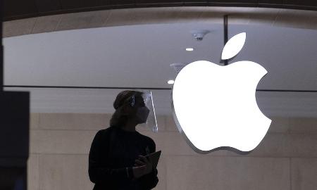 米アップルのロゴ＝２０２１年、ニューヨーク（ＡＰ＝共同）