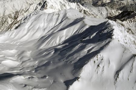 富山県の立山連峰＝２０１５年１月