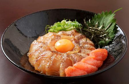 福間駅の「福津めん鯛丼」（ＪＲ九州提供）