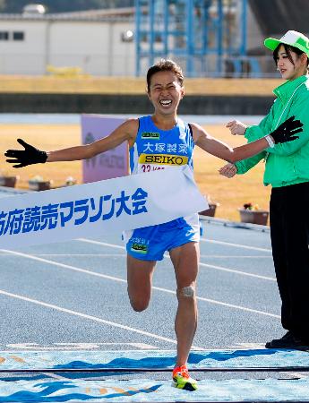 　女子で優勝した小林香菜＝キリンレモンスタジアム陸上競技場