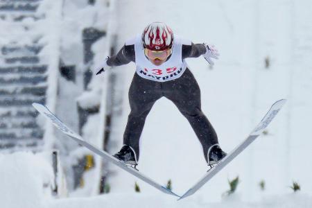 男子で優勝した佐藤幸椰＝ピヤシリシャンツェ